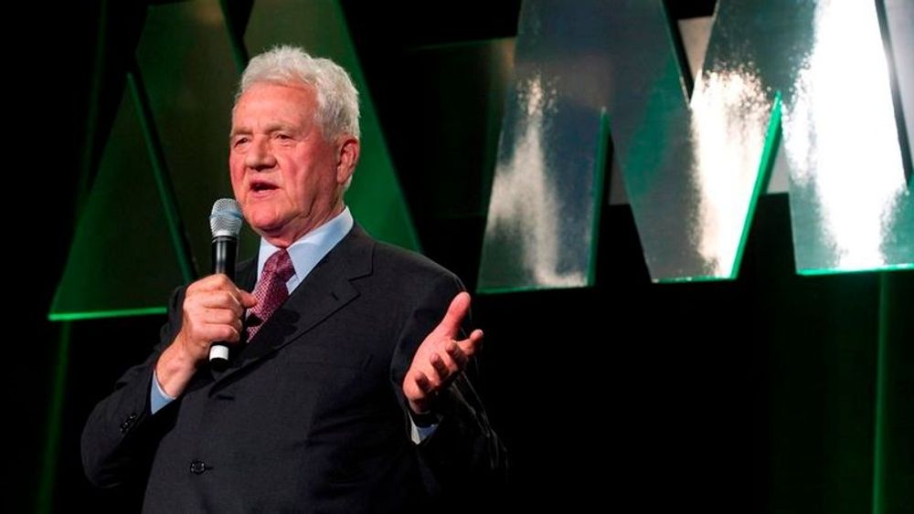 Le dossier de Frank Stronach, accusé d'agression sexuelle, est reporté au 4 novembre