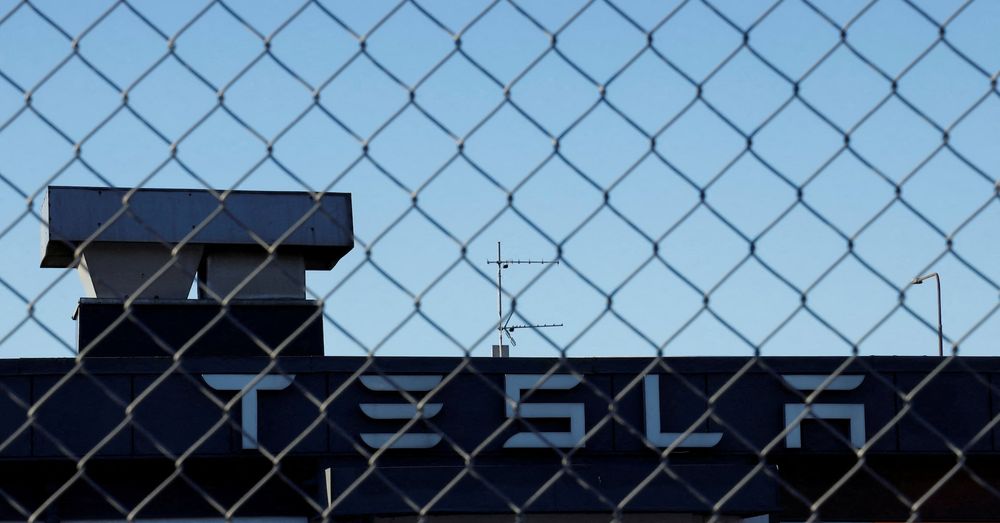 Tesla's sales in key European markets plunge in April