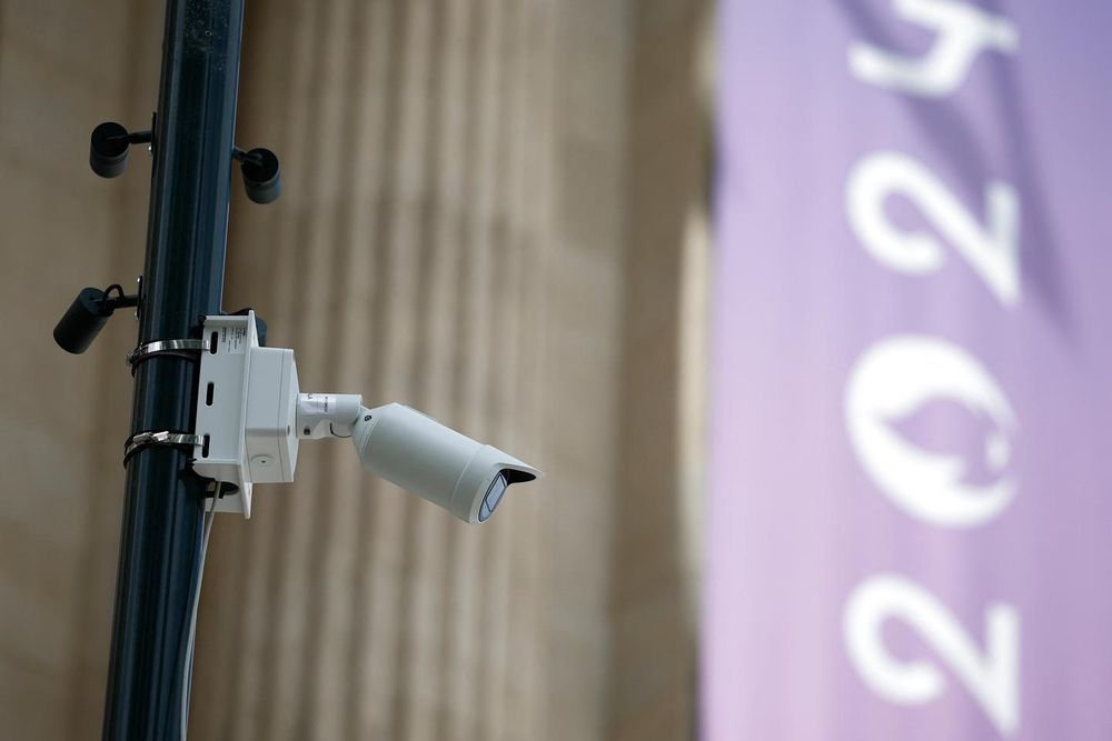 Maître de conférences en droit public, Caroline Lequesne a fait partie du comité d’évaluation qui a suivi l’expérimentation de la vidéosurveillance algorithmique dans le cadre des Jeux olympiques et p...