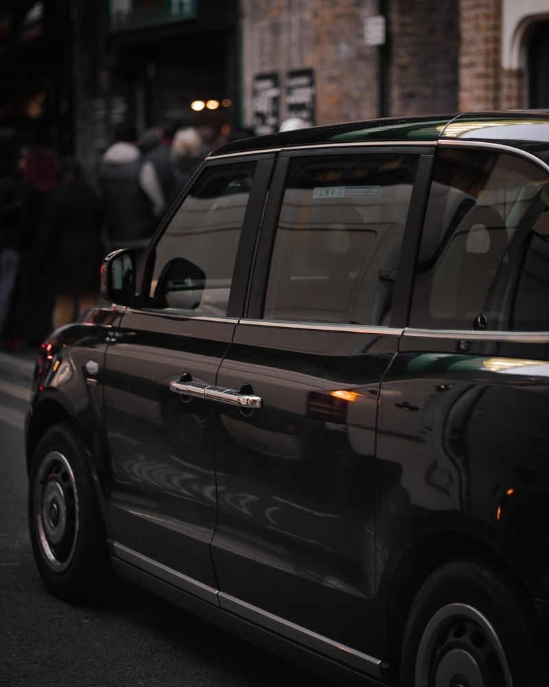 A picture of a london cab
