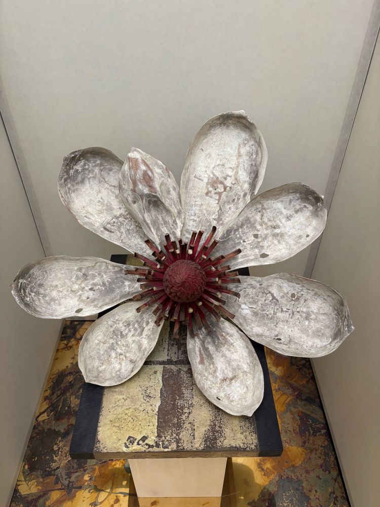 木彫作品　須田悦弘展