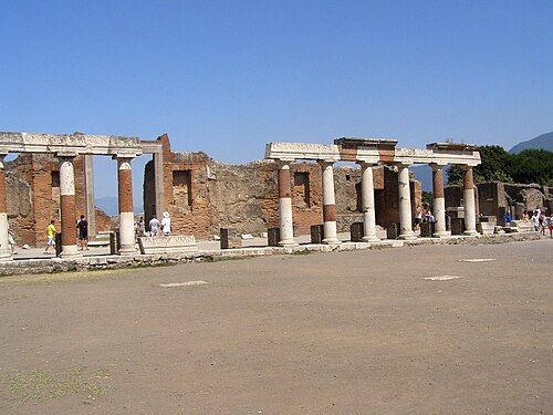 macellum de pompeya, pagado por eumachia