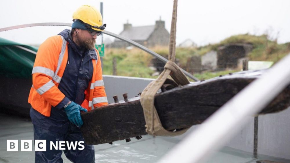 Ancient Orkney shipwreck put in water tank for preservation