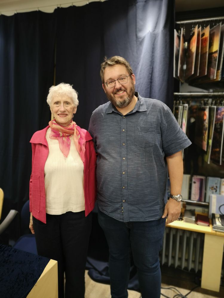 Ich mit Sara Paretsky, Krimiautorin. 