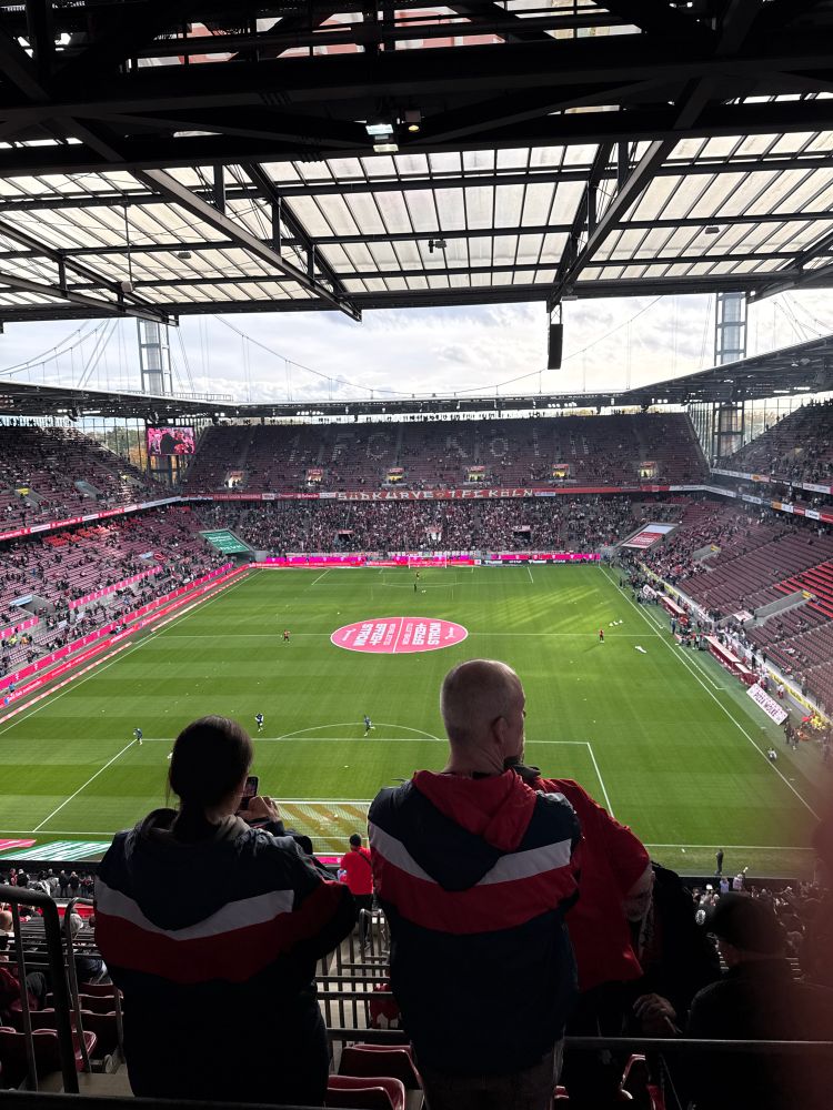 Blick aus N13 in das Müngersdorfer Stadion 