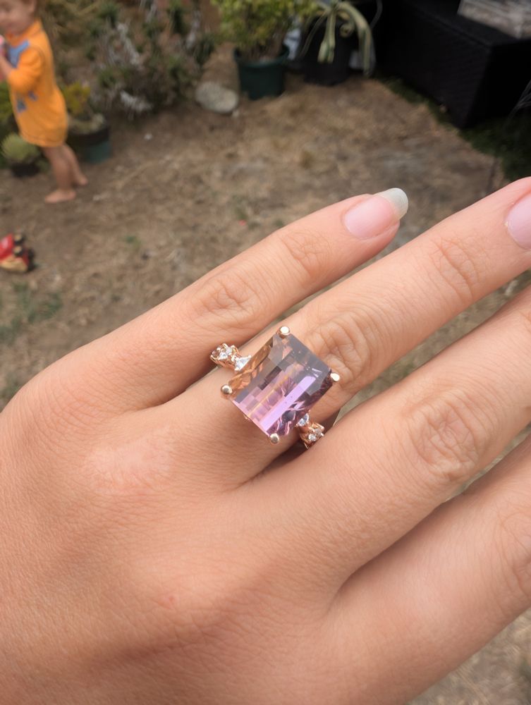 Look at this freaking ring! Made of ametrine, rose gold, and diamonds 💖💍