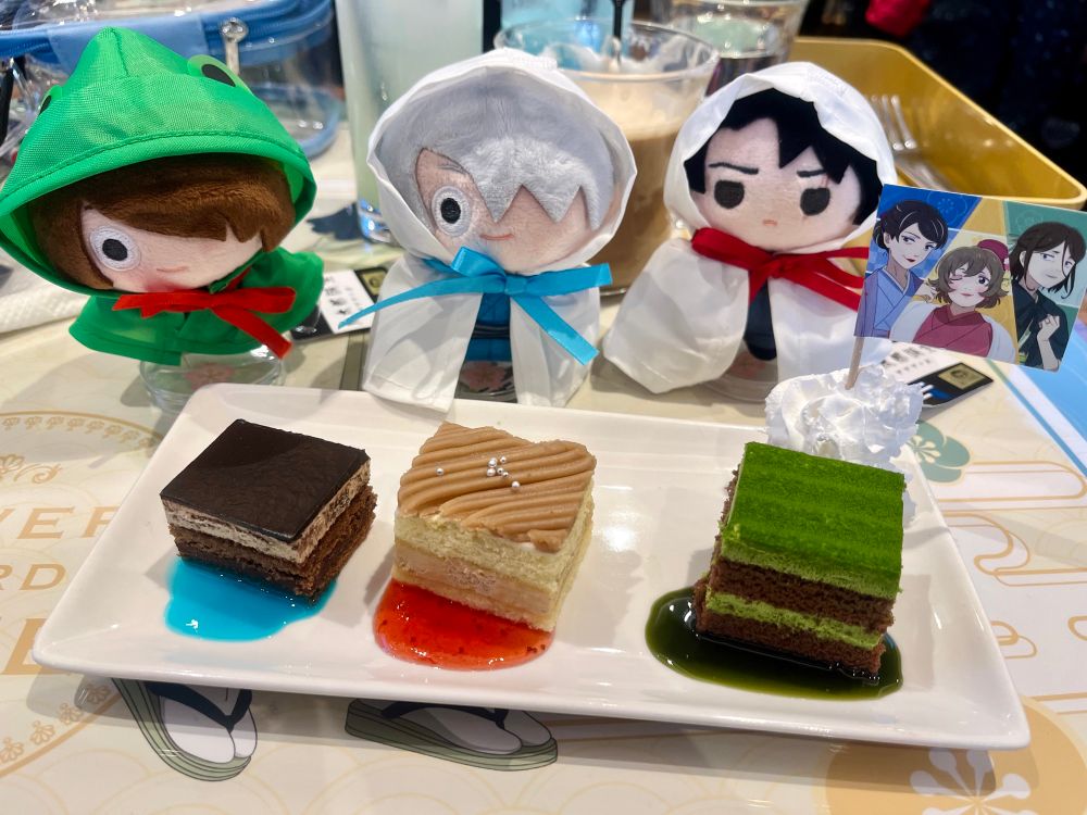 龍賀三姉妹のスイーツプレートとチチタチ&鬼太ぬいたち