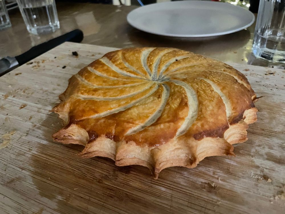 Pithiviers pour galette des rois pour l’épiphanie | Pithiviers puffy pastry French cake for wise man for January sixth 