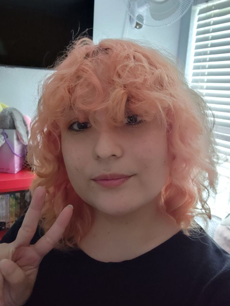 It me ^w^ freaked up guy with pink semi fluffy hair