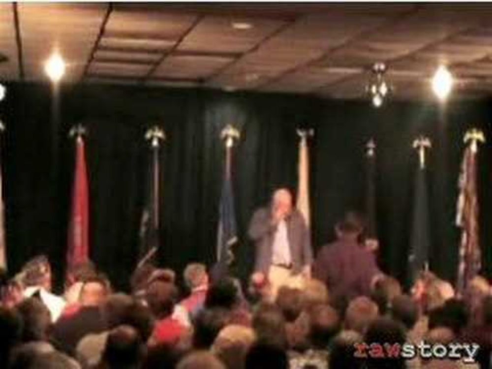 McCain Sings "Bomb bomb bomb, bomb bomb Iran"