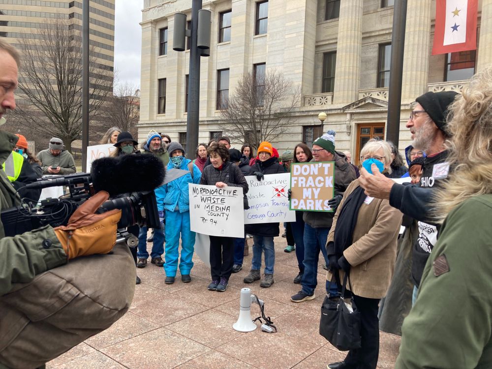 The crowd learned truckers in unplacarded trucks transport and handle toxic and radioactive gas & oil wastewater brine for disposal in Ohio injection wells. Frack truck drivers are often recently released from prison and can have drug and alcohol problems. They are not informed of the dangerousness of their jobs, nor given adequate PPE to protect them from the radioactive waste they are exposed to. (Save Ohio Parks Photo)