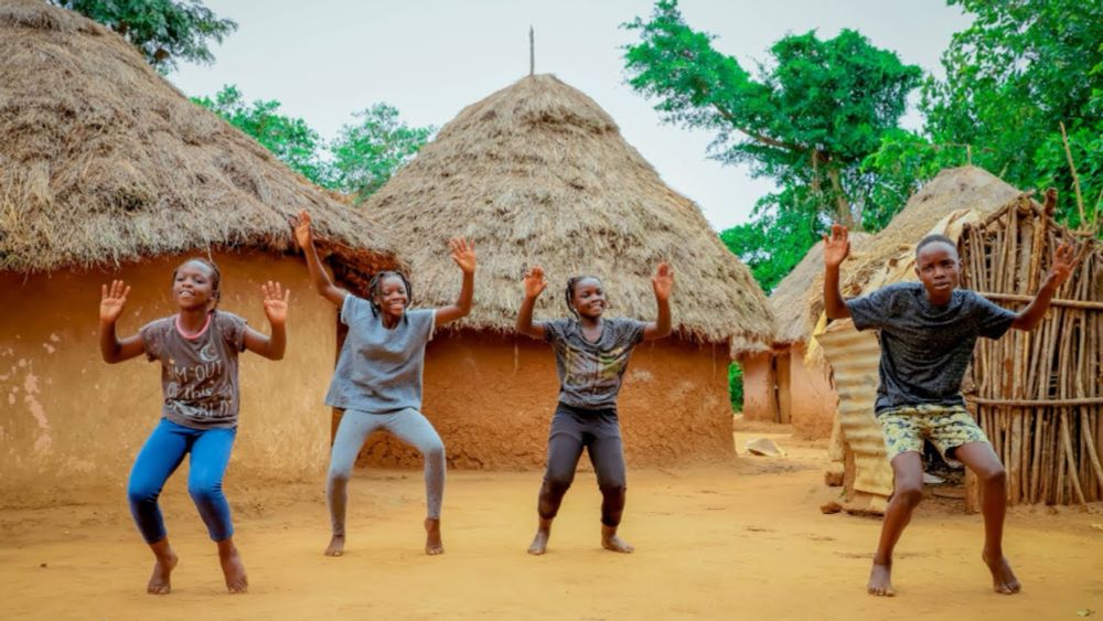 MASAKA KIDS AFRICANA DANCING YERERE (NEIGHBOUR)