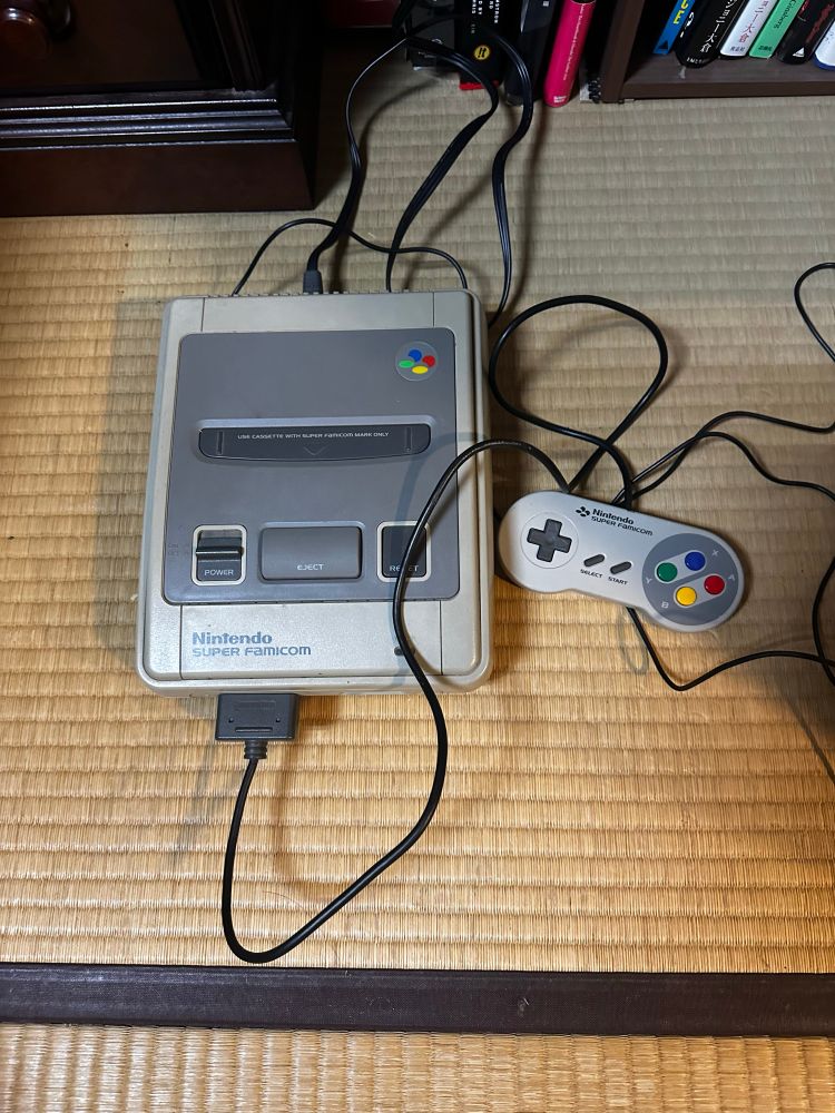 Japanese Super Nintendo. Cheap. ¥¥¥¥