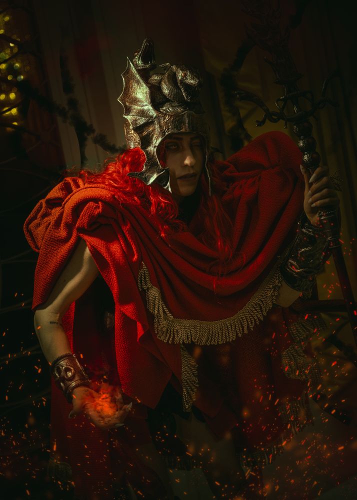 An individual dressed as Messmer the Impaler from Elden Ring