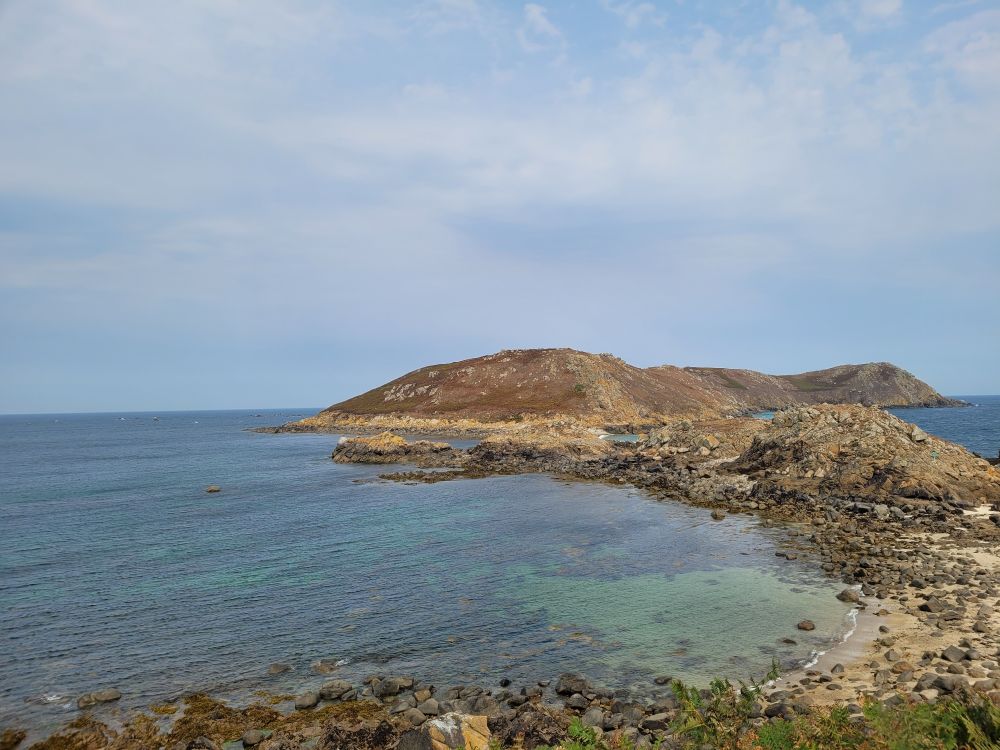 Une vue sur un bout de l'archipel des Sept îles, depuis l'île aux Moines 