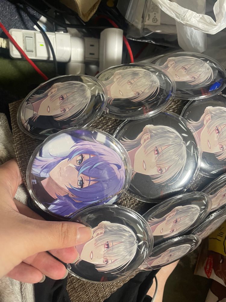 なんか混ぜてもわんちゃん行けそうだなって思いながら作ってた痛バ(全然行けない)