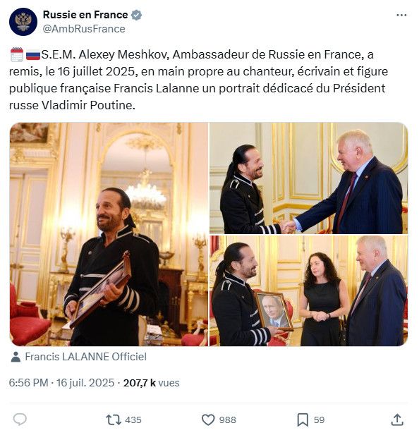 L'ambassadeur de Russie en France remet à Francis Lalanne un portrait dédicacé du président Poutine