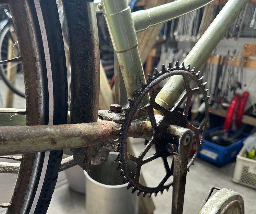 Crankset with a unique pentagon shape