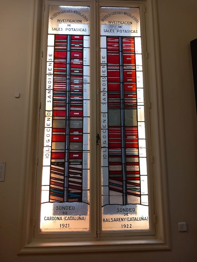 Tinted glasses with depiction of the geological profile cores