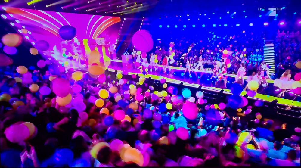 Alles schön und bunt beim GNTM-Finale auf Pro7