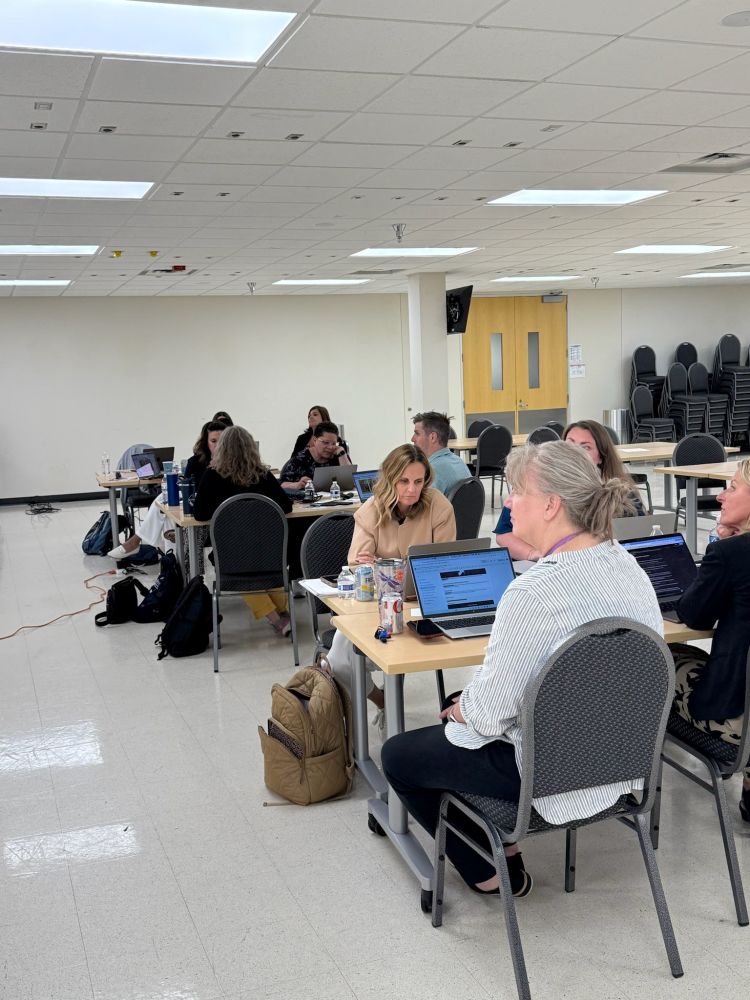 This week, Regional Trainers in Minneapolis came together to build their skills in using generative AI in K-12 education. They're now equipped to support districts in evaluating their AI readiness with the CoSN/CGCS GenAI Maturity Tool. 