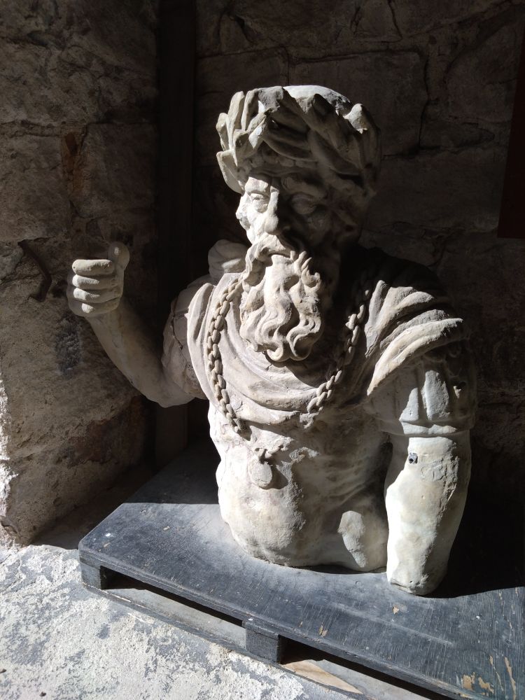Staty, kanske av Poseidon