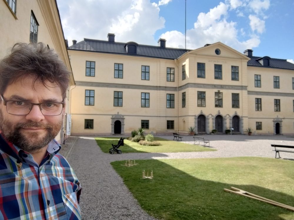 Erik och ett ljusgult slott