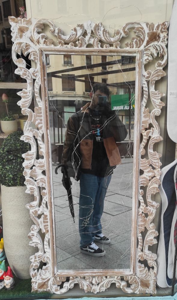 I wanna be beautiful like a common rat cause there's a beauty that cannot be described 