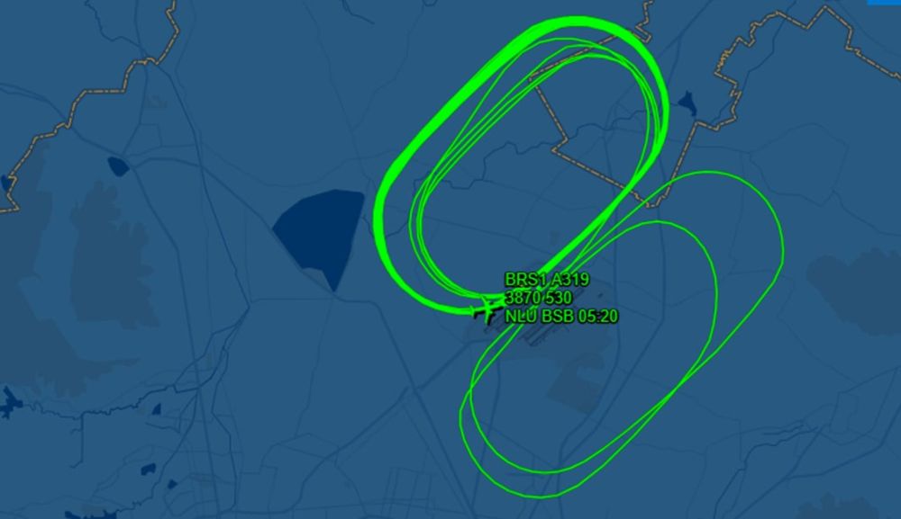 Avião de Lula pousa em segurança no México após horas voando em círculos para queimar combustível