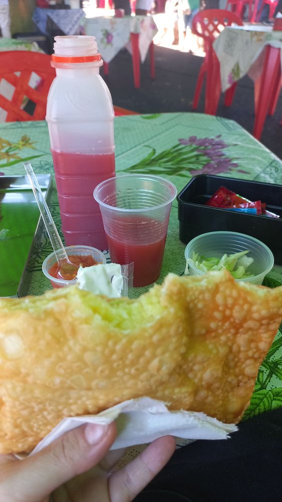 Pastel de PAMONHA e suco de laranja com morango