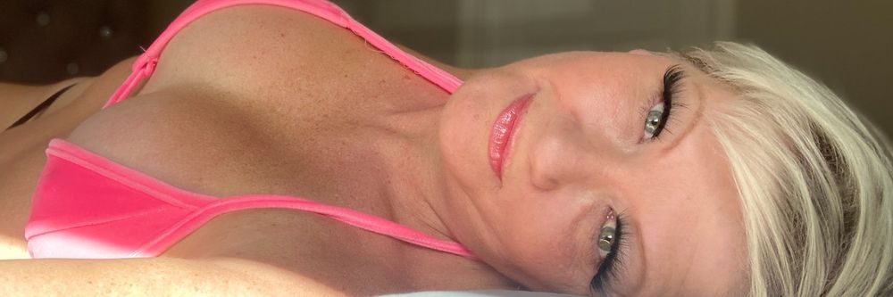 Adult model Bree austin has signed up to use lokdx dot com , a content creator platform