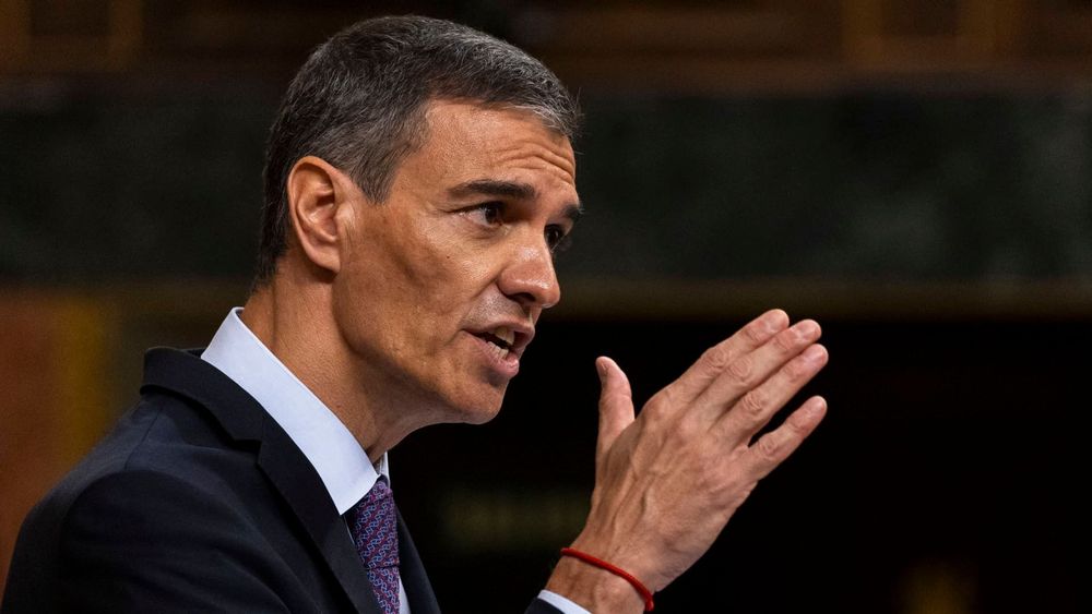 Tensions over defense and foreign policy issues are growing between Madrid and Washington.
