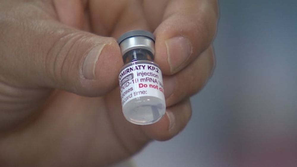 Two months after announcing most Albertans would need to pay for COVID-19 vaccines if they want one this season, the province now says it will cover the cost for health-care workers.