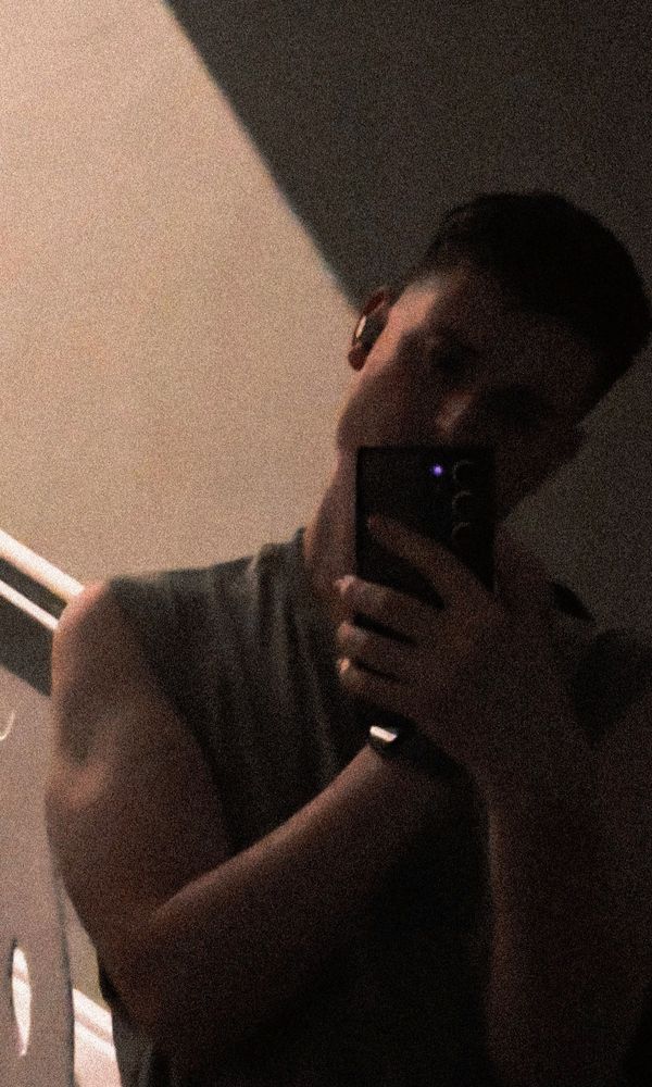 Lofi mirror selfie of me