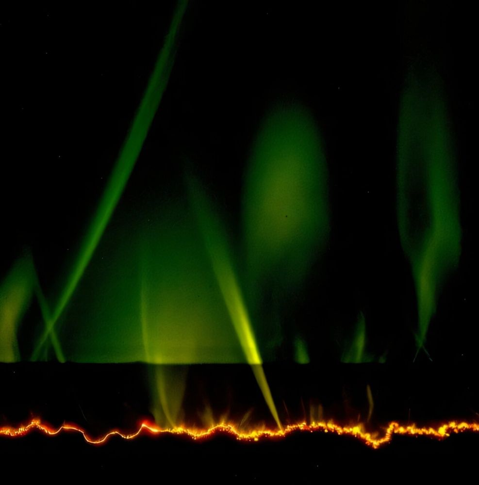 Descubren emisión de electrones libres y destellos verdes en semiconductores de polímero