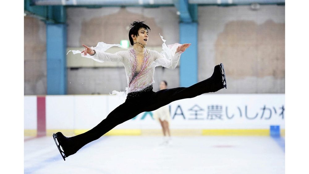 羽生結弦さん「少しでも笑顔の輪が広がれば」…金沢市でチャリティー演技会に出演