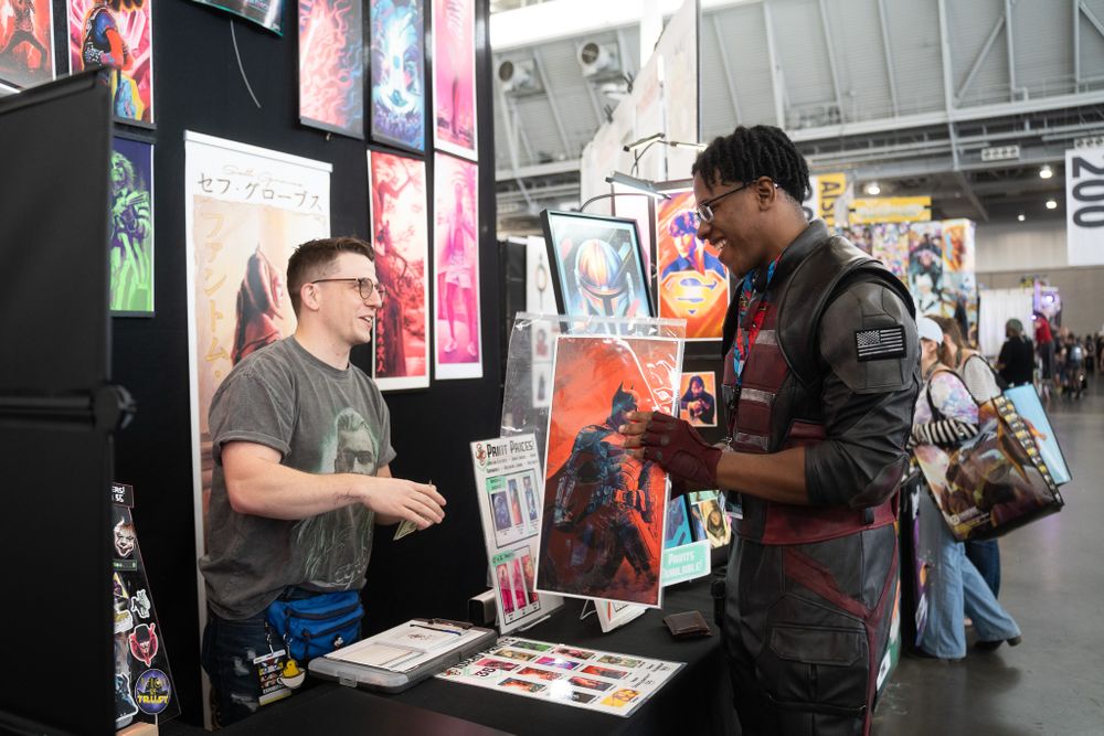 Image of fans shopping at FAN EXPO Boston