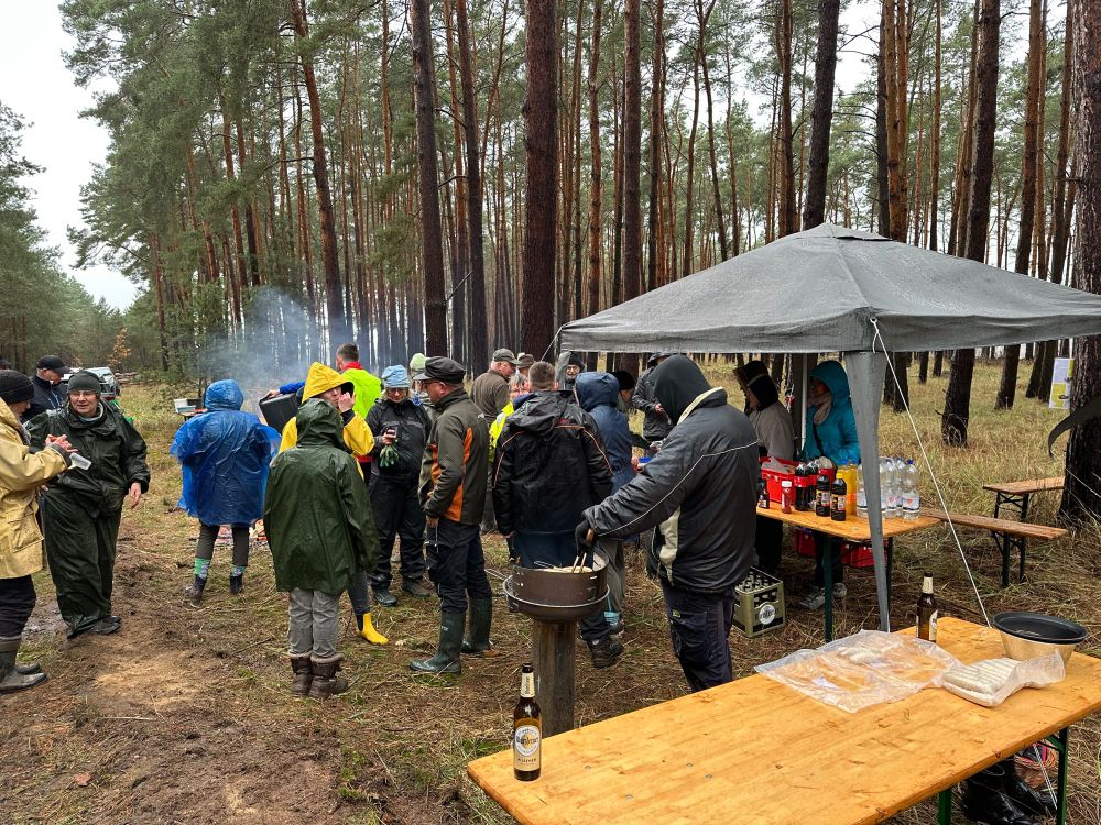 Gruppe der Aktiven nach getaner Arbeit.