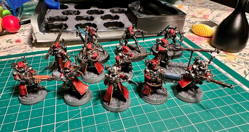 12 painted Adeptus Mechanicus models for Warhammer 40k Kill Team.