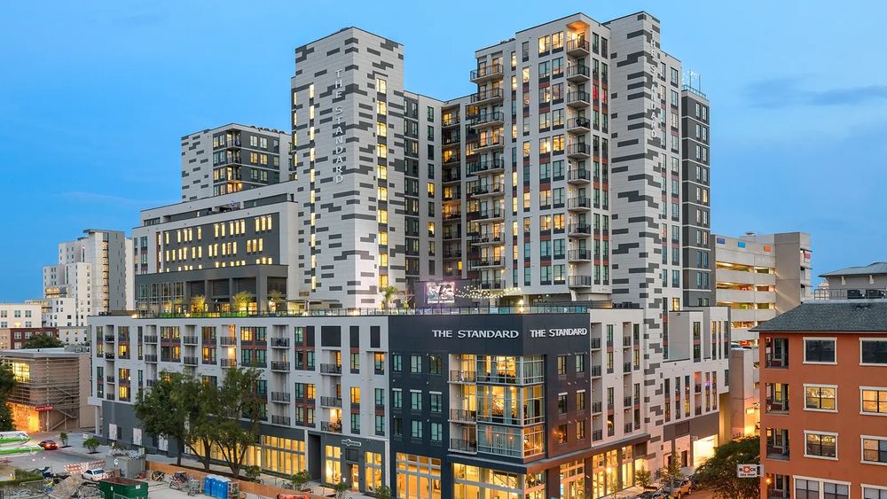 Picture of large apartment complex in Austin