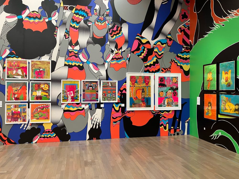 国立新美術館　田名網敬一　記憶の冒険展
カラフルな作品が、これまたカラフルな壁面に展示されている