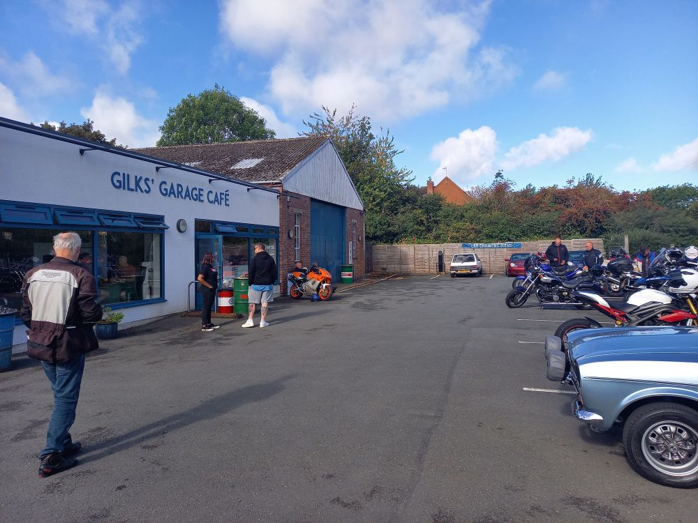 205 hogging the charger at Gilks Garage Cafe (I did make the staff aware in case anyone needed it)! Really friendly staff and good food, perfect end to the weekend. 