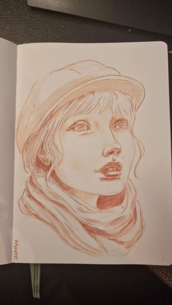 Porträt mit Buntstiften in Farben Apricot und Rost. Porträt zeigt Person mit Schal und Mütze, die verträumt nach oben schaut.