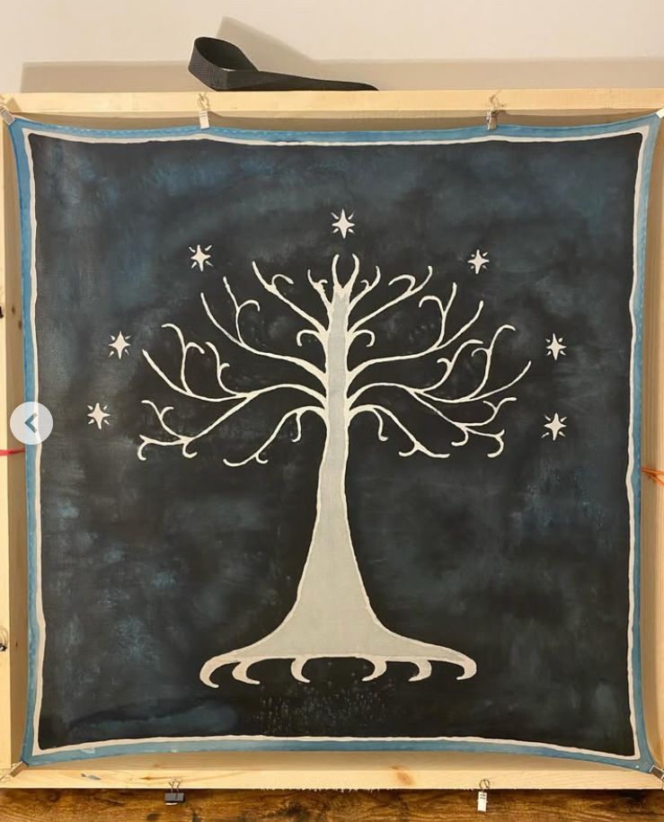 The crest of the Kings of Gondor on a silk scarf