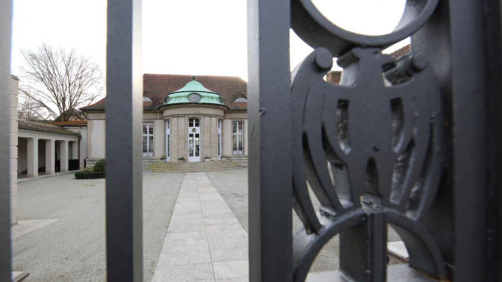 Die bundesweite Rechtsfront trifft sich in Potsdam: Villa mit Seezugang – wo AfD, Maaßen, Identit...