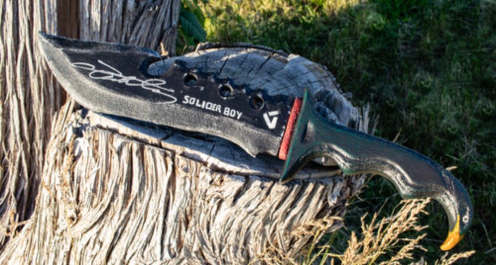 AUTOGRAPHED SOLDIER BOY EAGLE KNIFE | WaisChoice