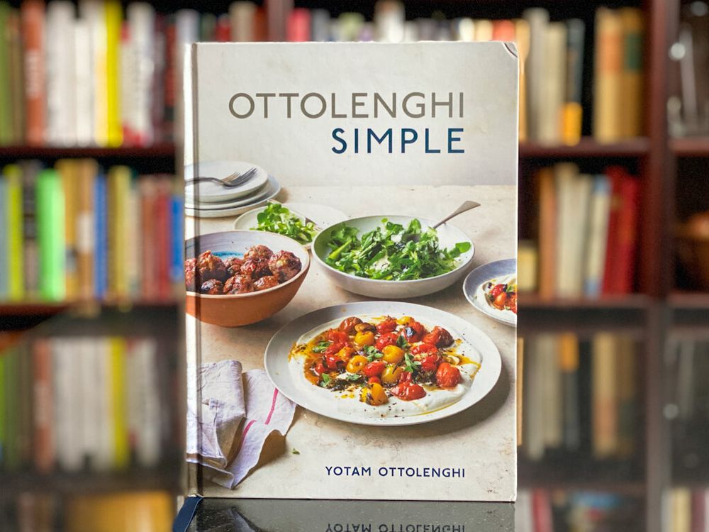 Cover of the cook book Ottolenghi Simple: A Cookbook by Yotam Ottolenghi 
