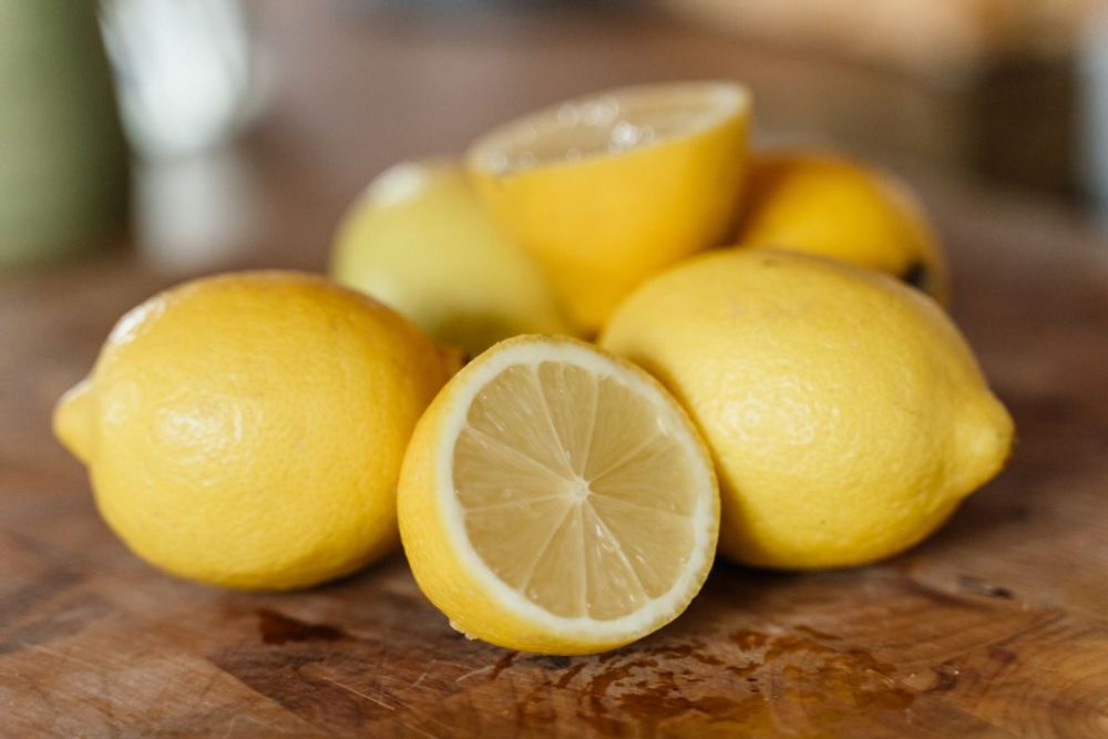 Lemons Are 'Manmade' Hybrid Fruits That 'Don't Occur Naturally'?