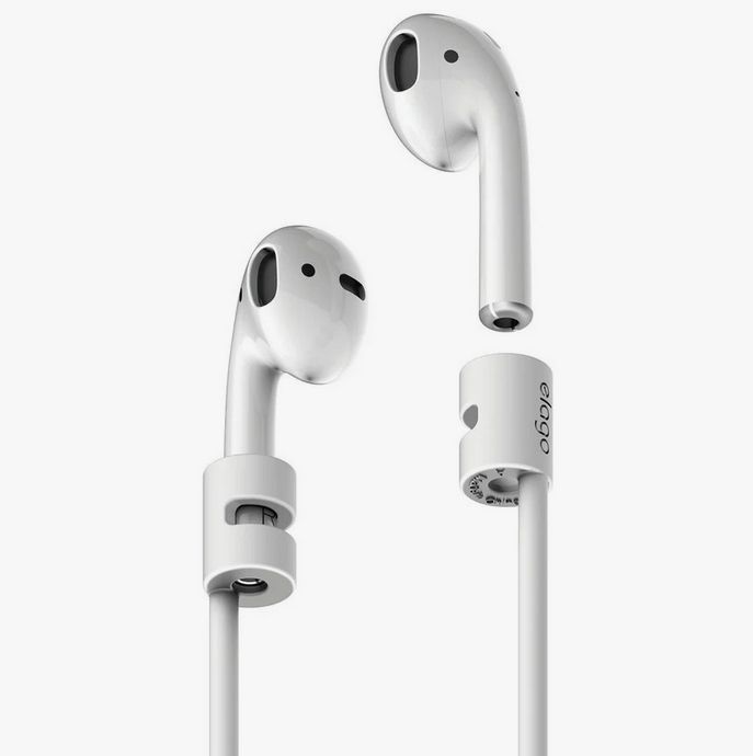 Airpods, die in ein Kabel gesteckt werden das keinerlei Funktion hat