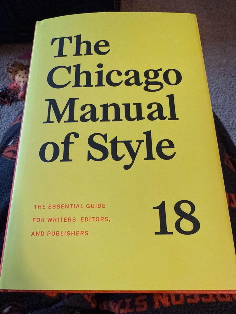 Cover photo of the Chicago Manual of Style 18 book